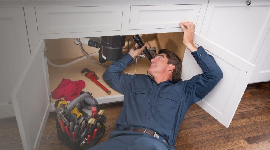 Local expert plumbing services in Le Claire, IA